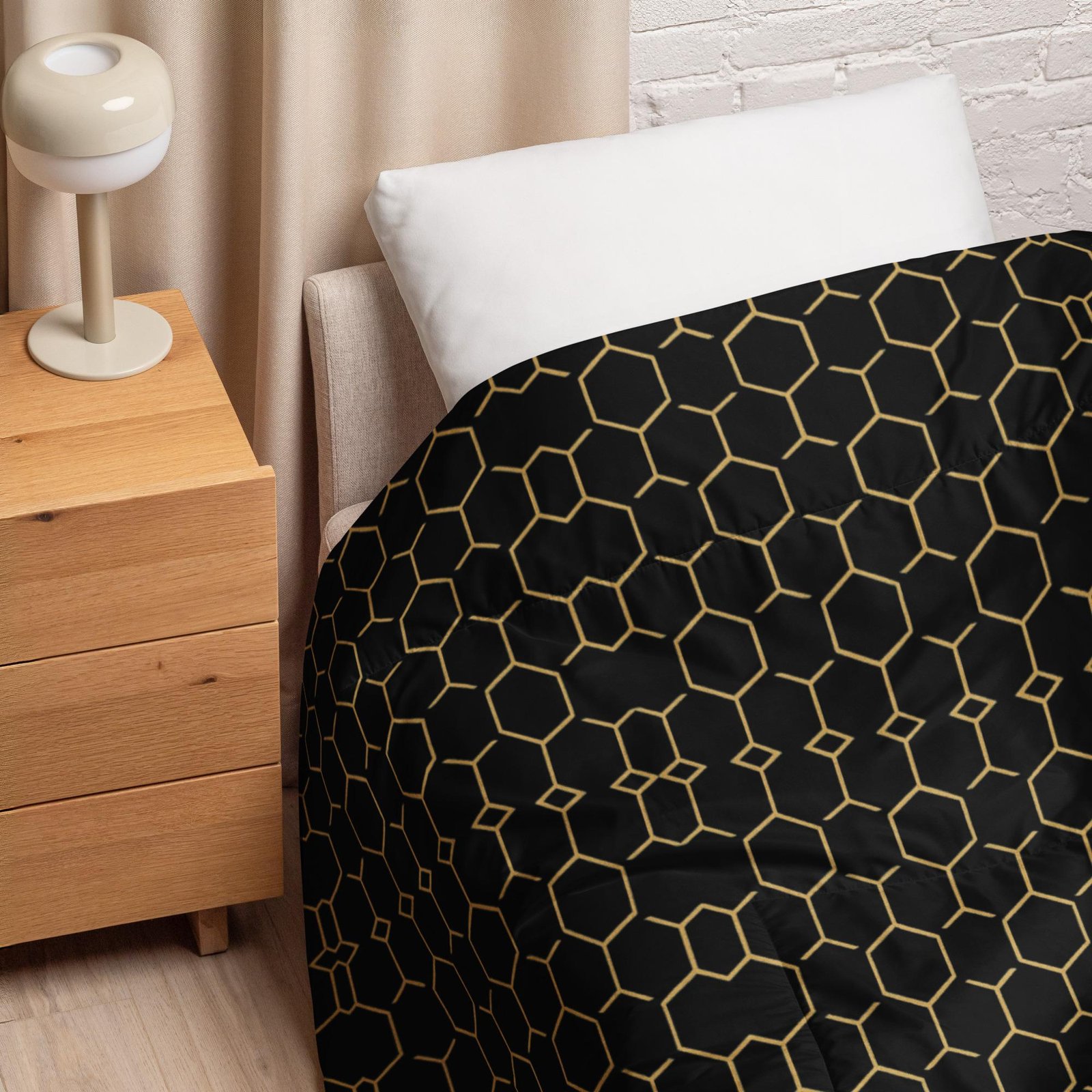 Talishén: Steel Spine Hex Pattern – Comforter – Black & Gold