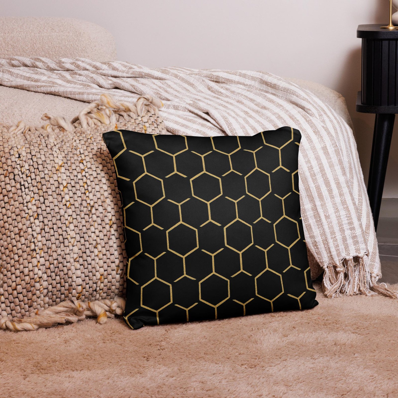 Talishén: Steel Spine Hex Pattern – Pillowcase – Black & Gold