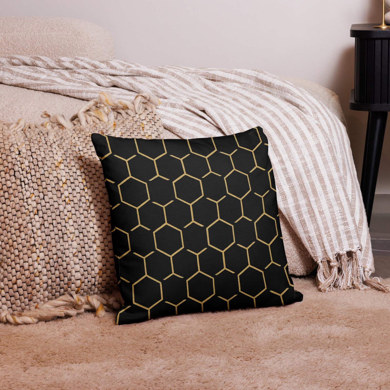 Talishén: Steel Spine Hex Pattern – Premium Pillow – Black & Gold